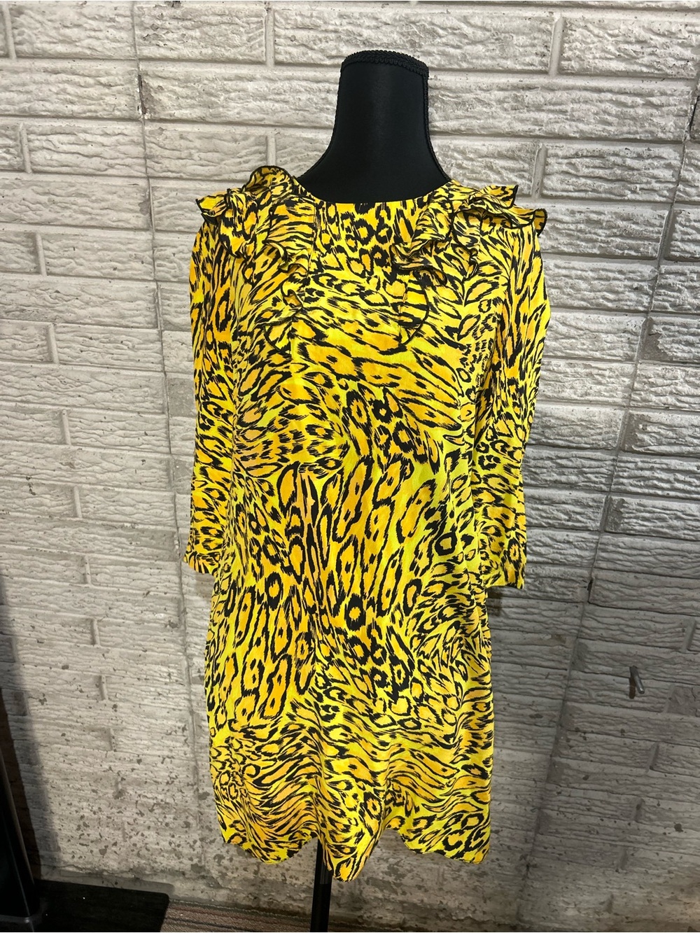 Juicy Couture Yellow and Black Animal-Print Long Sleeve Dress 100% Silk Ruffles